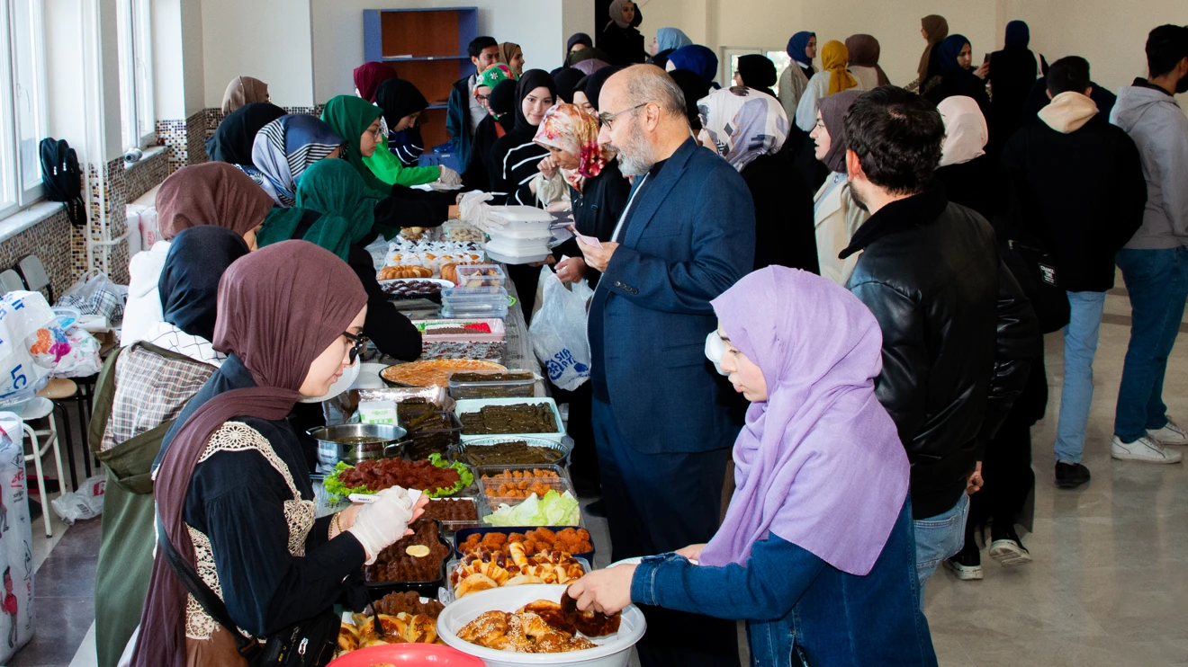Selçuk Üniversitesinde ‘Gazze’ye Destek’ temalı fotoğraf sergisi ve kermes etkinliği